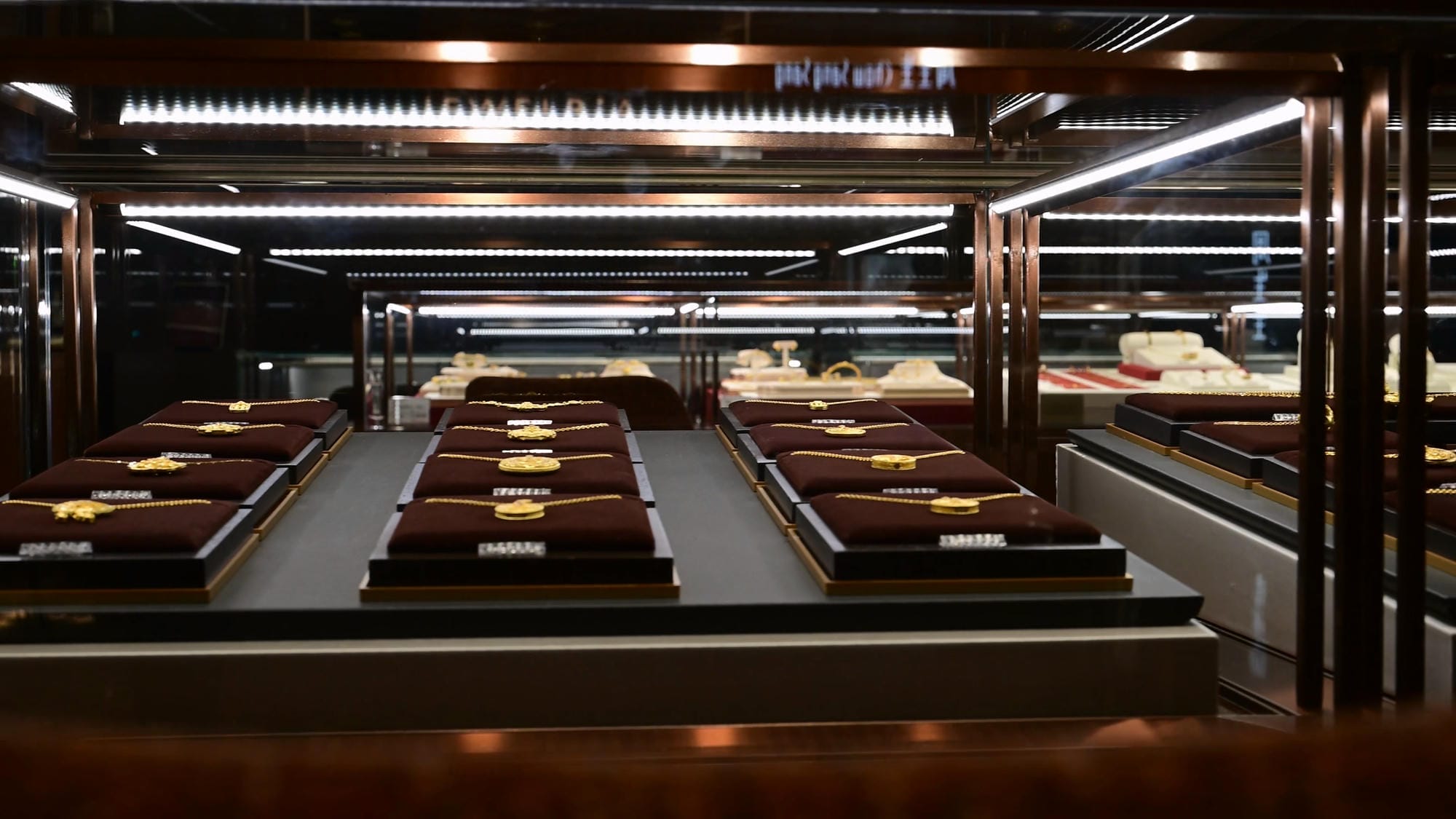 合肥万象城周大福荟馆2.0珠宝照明案例