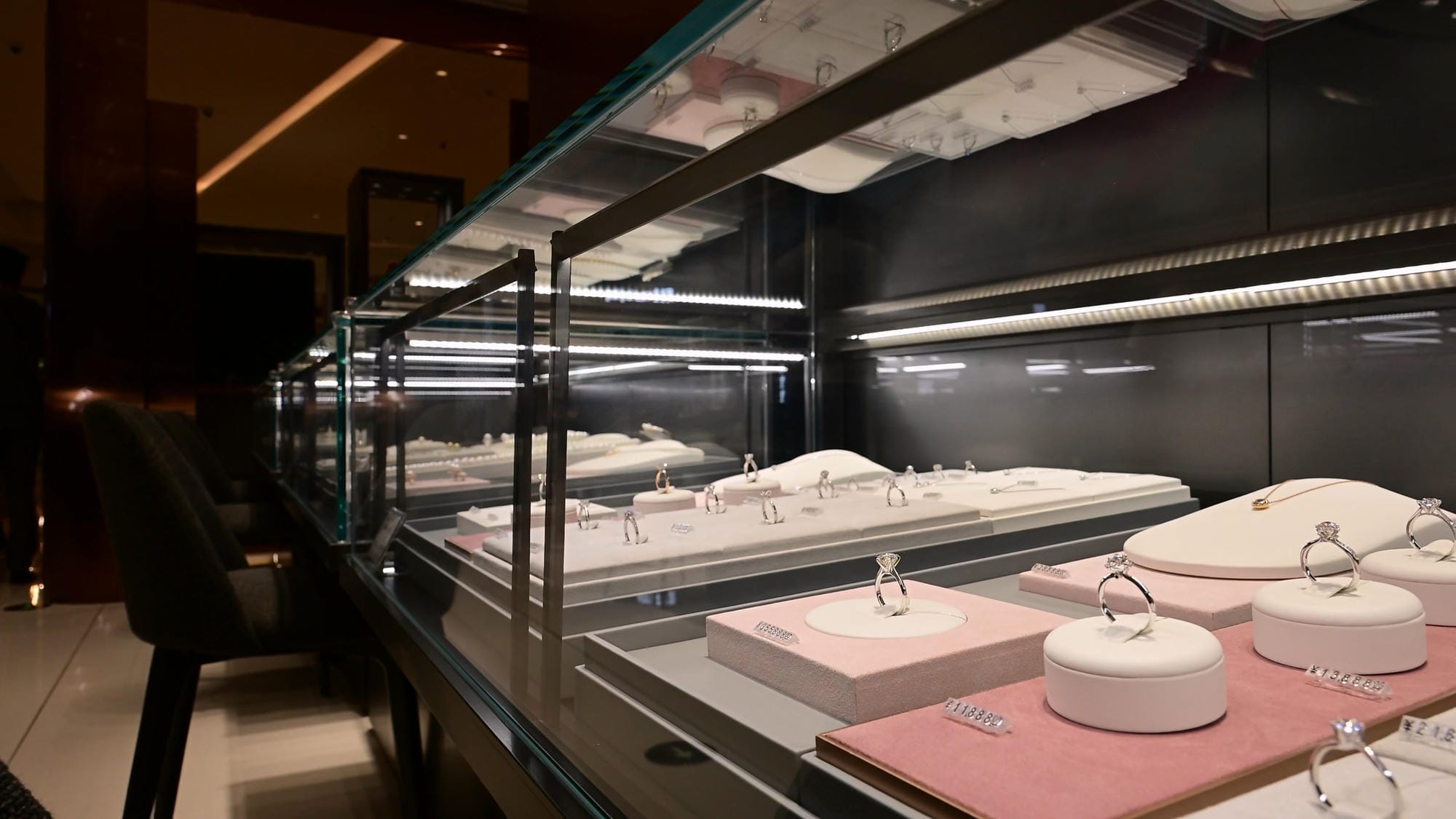 合肥万象城周大福荟馆2.0珠宝照明案例