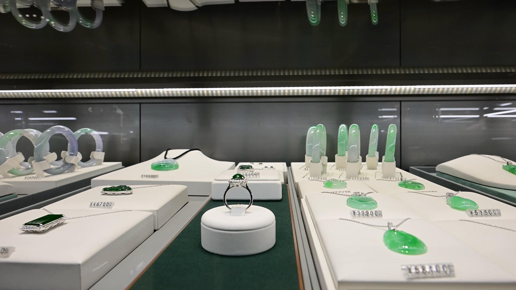 合肥万象城周大福荟馆2.0珠宝照明案例