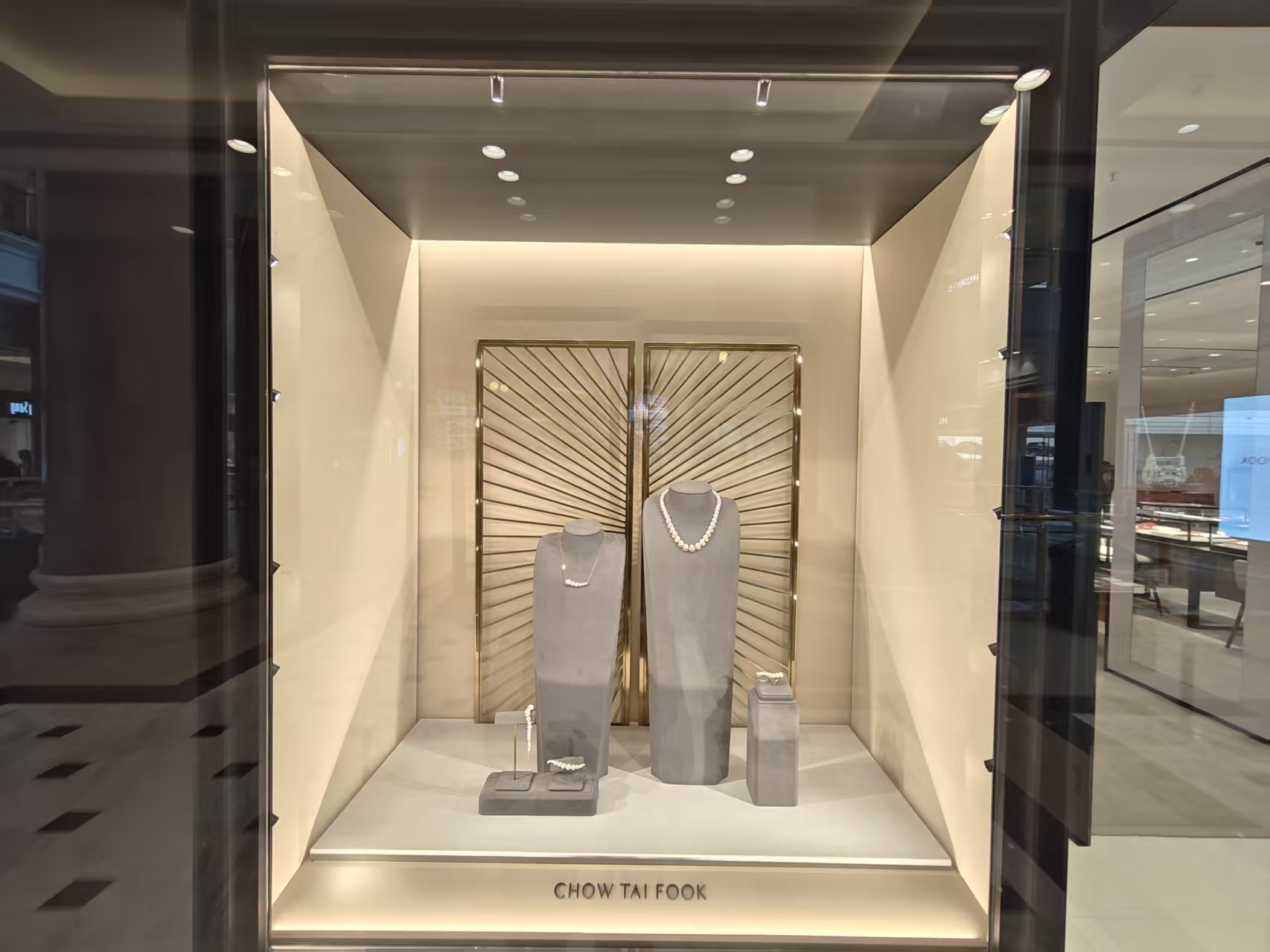 周大福上海环球港新形象店智能照明案例