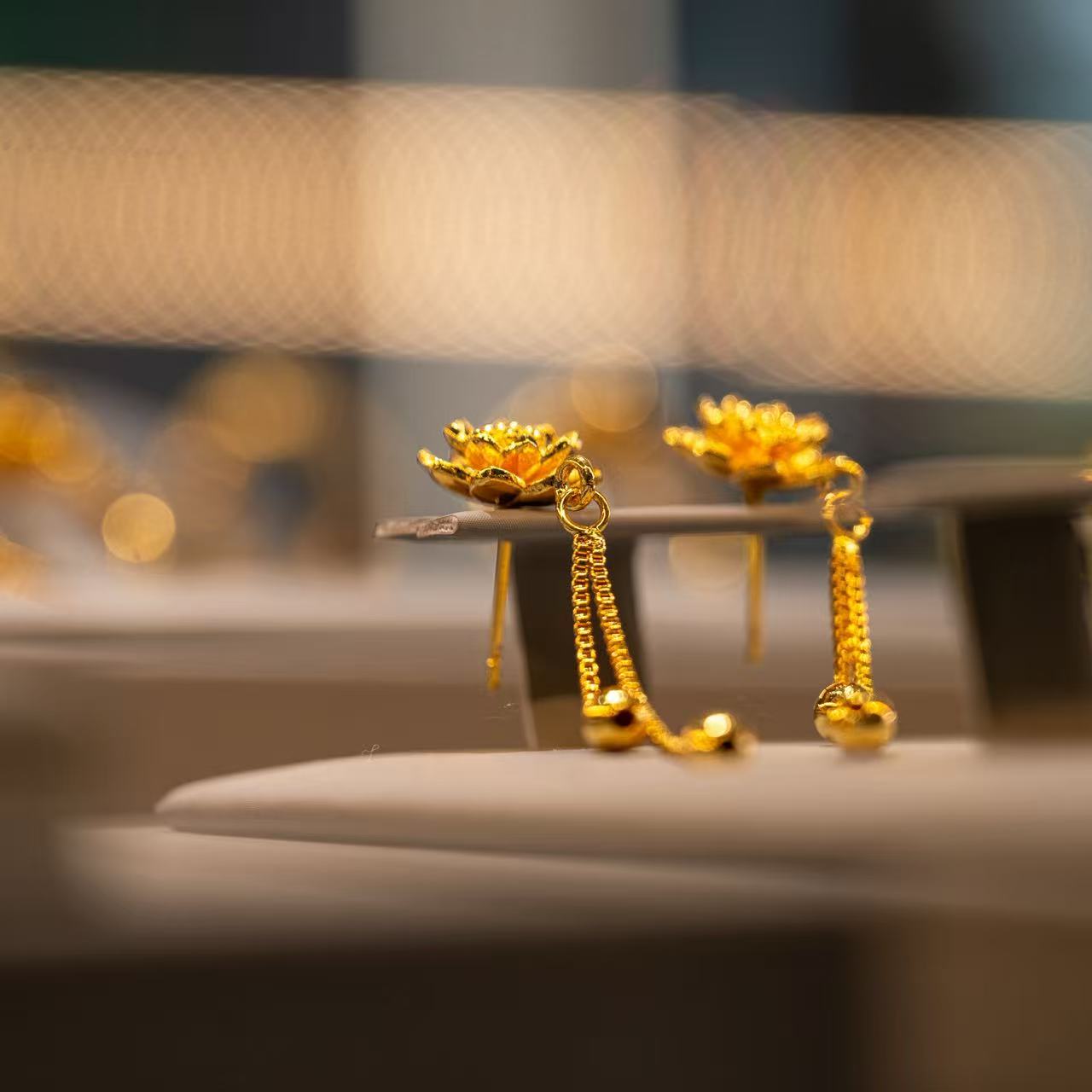 珠宝店装修｜灯具别乱选！避开照明刺客